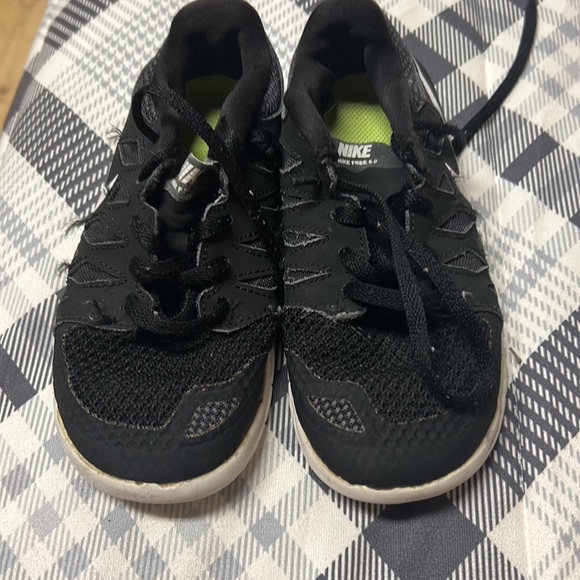 2 size 12 c little boys Nikes, well loved, fair condition - Picture 7 of 11